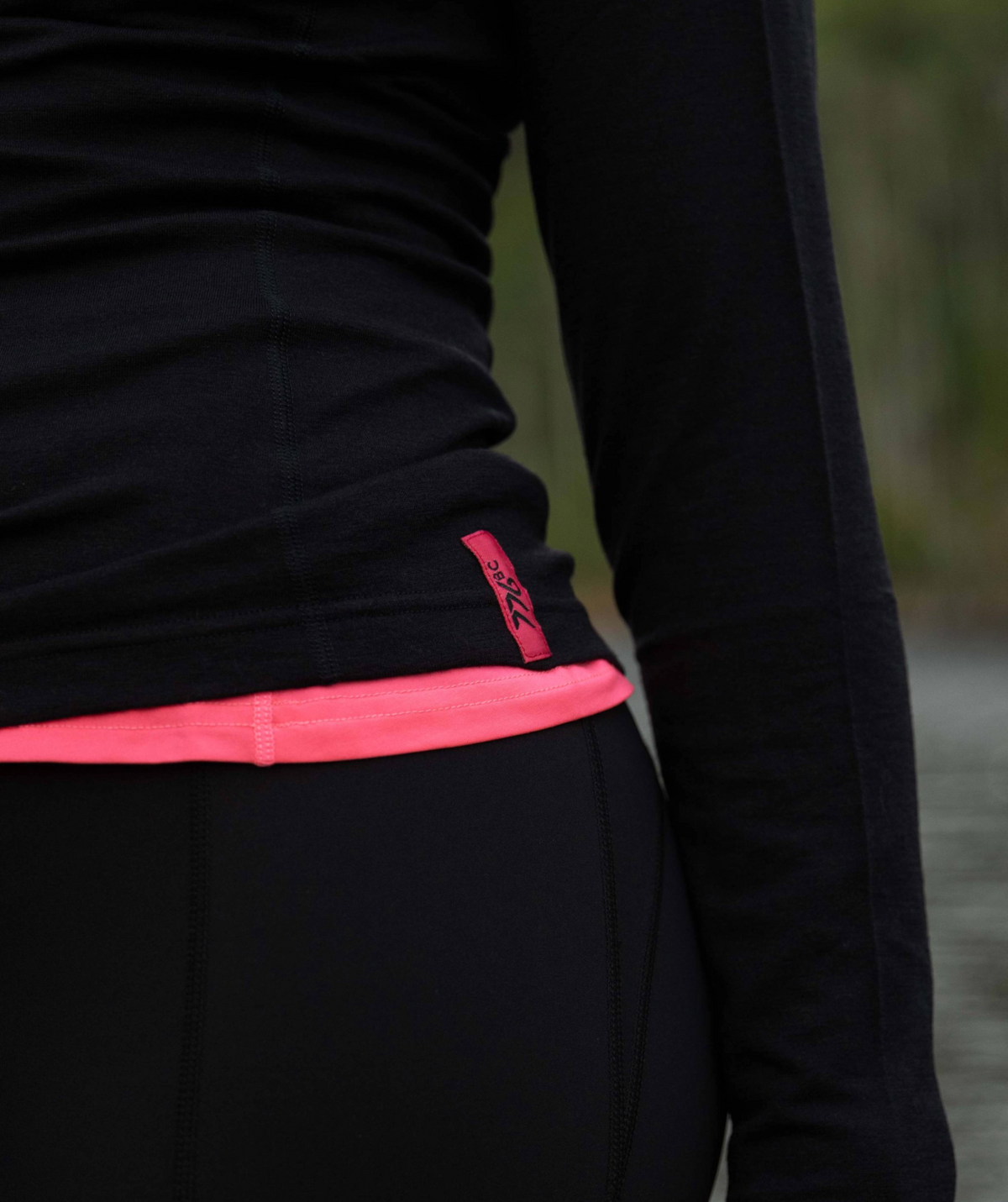 Women's Wreath Pro-Merino ¼ Zip - Black